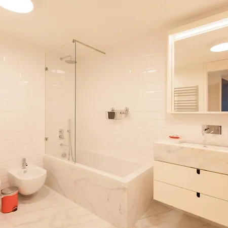 Flh Praca Comercio Artistic Flat With Balcony ליסבון